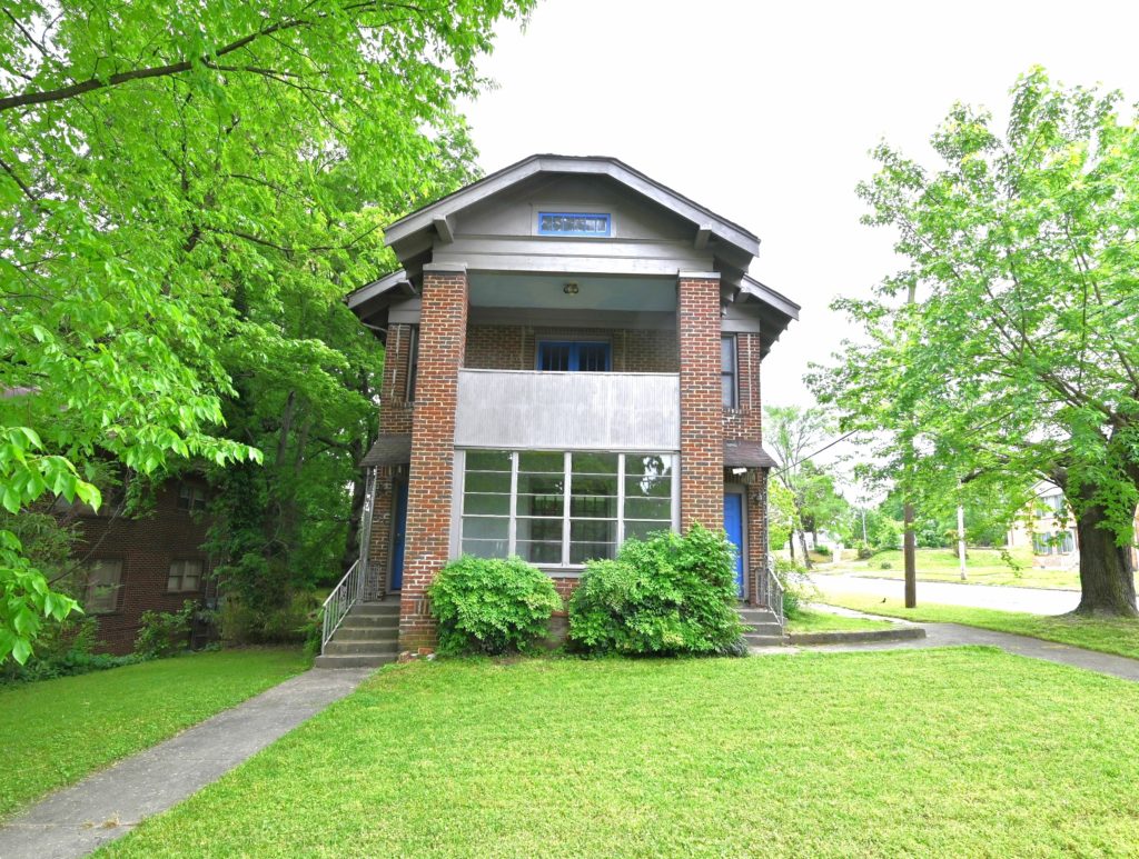 2,254 SQ FT. TWO STORY DUPLEX REAL ESTATE AUCTION LITTLE ROCK, AR